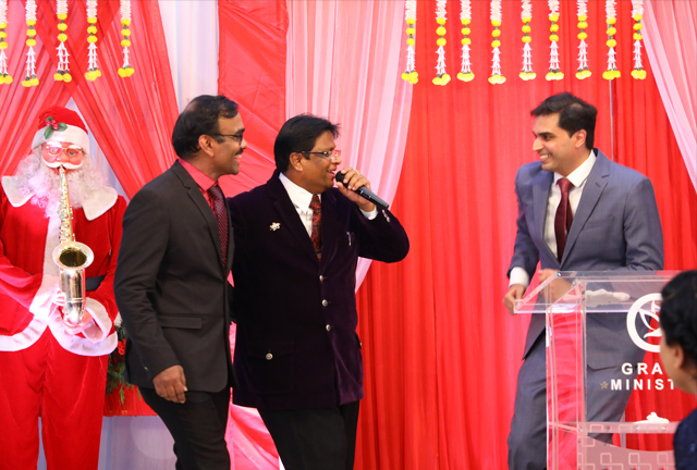 Grace Ministry Celebrates Christmas 2021 with Pomp and Grandeur on 17th Friday, December at its Prayer centre in Valachil, Mangalore. Hundreds gathered at the program and celebrated Xmas with Bro Andrew Richard and family.  